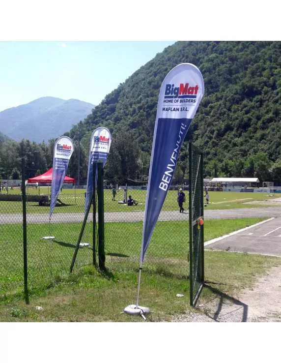 Deluxe drop-shaped flag for outdoor use Deluxe drop-shaped flag for outdoor use