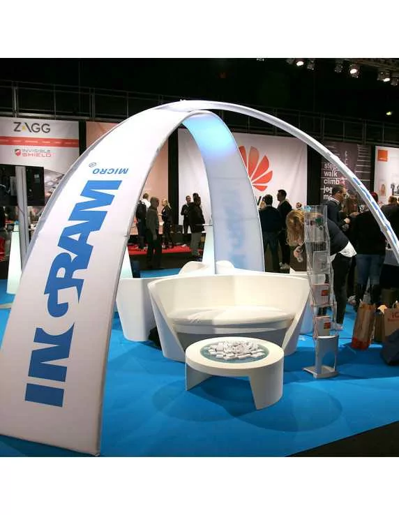 Arch with custom textile print