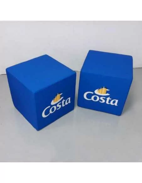 Pouf cubici con stampa tessuto Pouf cubici con stampa tessuto