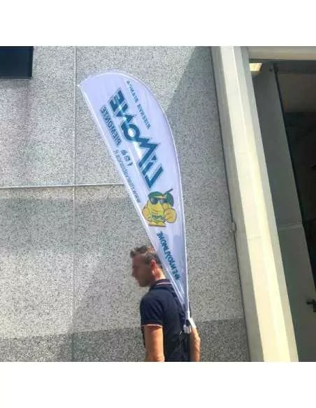 Shoulder advertising flag