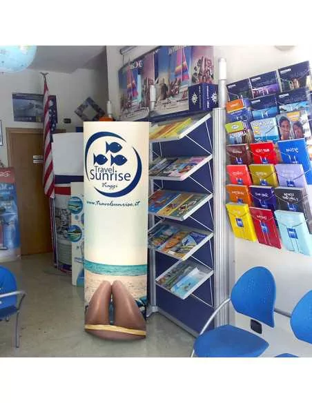 Totem pubblicitari in cartone Totem pubblicitari in cartone