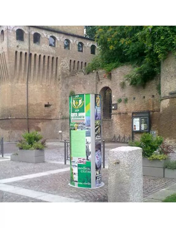 Totem Espositori per esterni