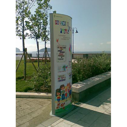 Totem promozionale per esterni