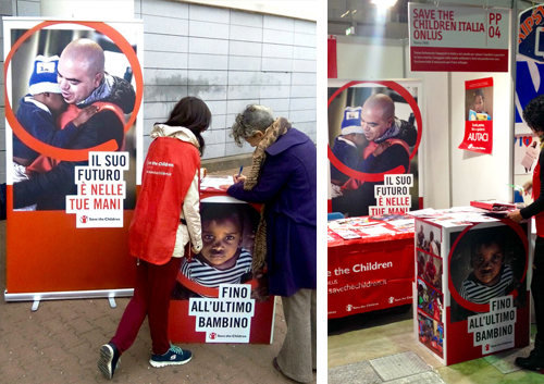 Espositori per Save the Children