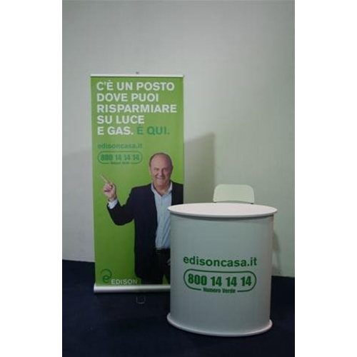 Stand portatile con banchetto e roll up