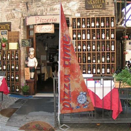 Bandiera pubblicitaria triangolare