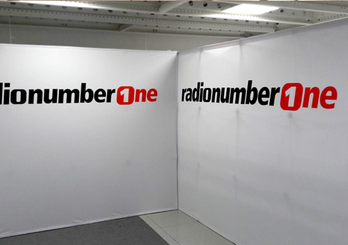 Fondale grafico per stazioni radiofoniche