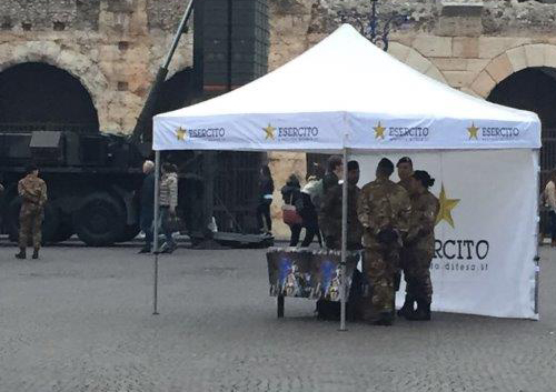 Gazebo portatile per eventi all'aperto