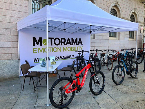 Gazebo personalizzato per eventi all'aperto