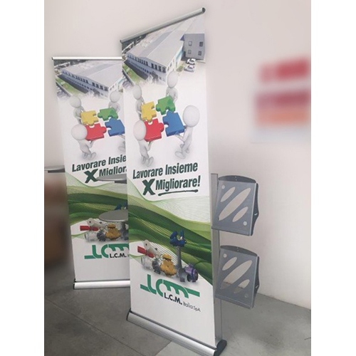 Espositore Roll Up con accessori