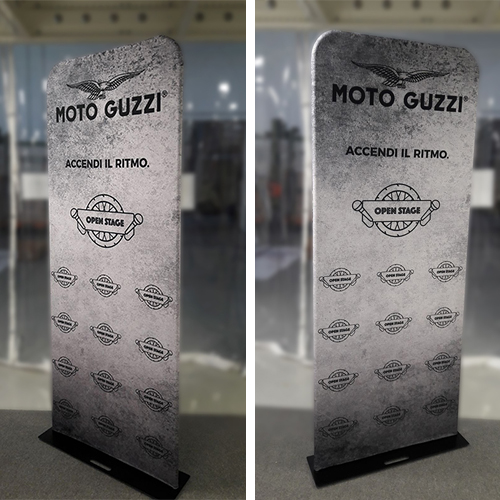 Totem con stampa su tessuto